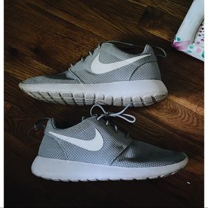 Unisex Roshe runs
